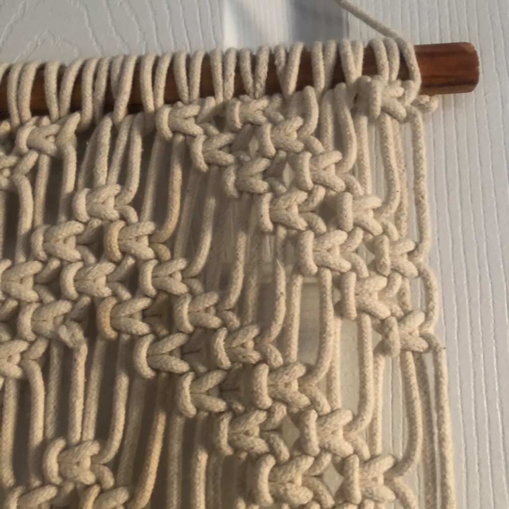 macrame wall hanging - Picture 2 of 4